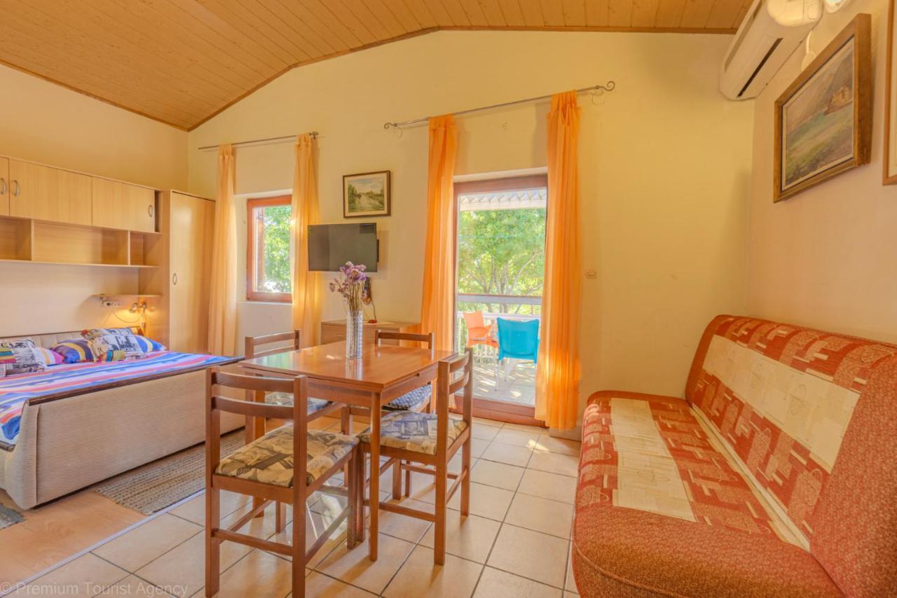 Zdenko Appartement Metajna Buitenkant foto